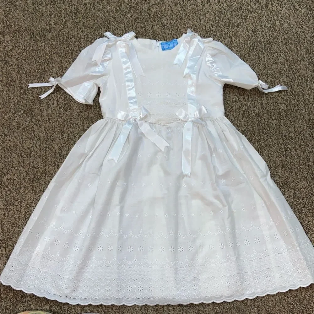 VINTAGE MADE WITH LOVE BY NANA WHITE GIRL DRESS SIZE 6/8 Approximate No Tag